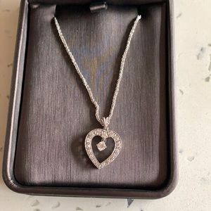 Platinum heart diamond pendant